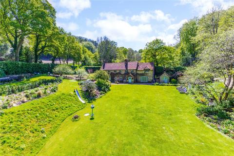 Kitts Lane, Churt, Farnham, Surrey 4 bed detached house for sale
