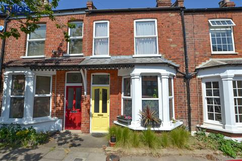 Wilson Street, London N21 2 bed cottage for sale