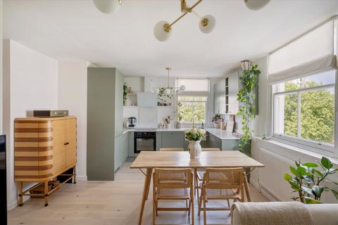Ladbroke Grove, London, W11 2 bed flat for sale