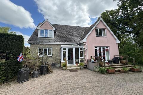 NR HIGH BICKINGTON 3 bed detached house for sale