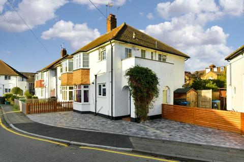 Grove Close, Kingston KT1 2 bed maisonette for sale