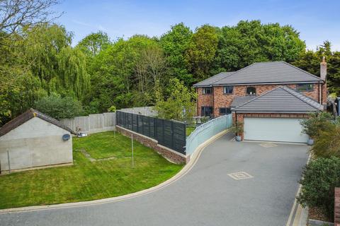 Brook Farm Close, Halstead CO9 5 bed detached house for sale