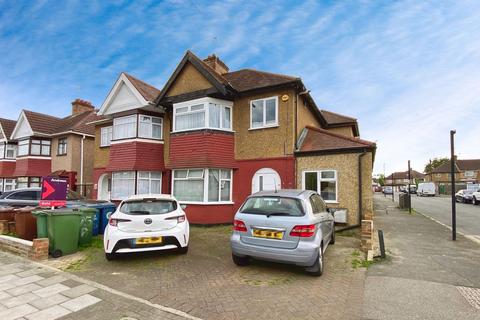 Vancouver Road, Greater London, HA8 2 bed flat for sale
