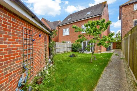 Discovery Drive, Kings Hill, West... 4 bed semi