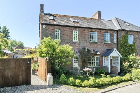 Manor Farm Lane, Patney 2 bed semi