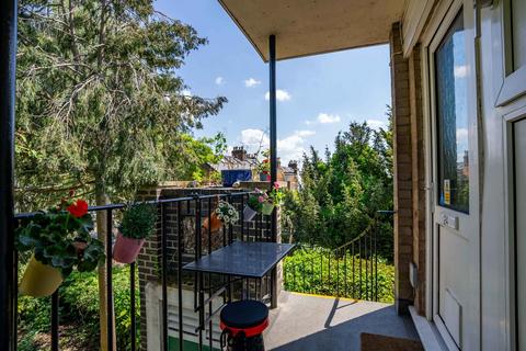 Sopwell Lane, Hertfordshire AL1 1 bed maisonette for sale