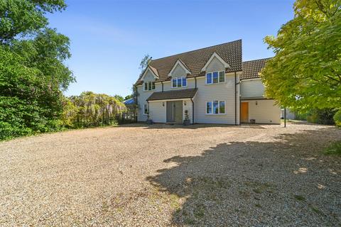 Debenham Road, Stowmarket IP14 4 bed detached house for sale