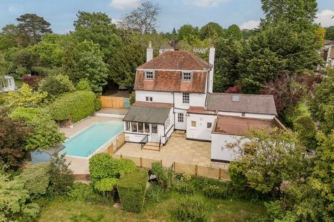 Epsom Road, Epsom KT17 4 bed detached house for sale