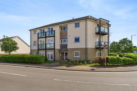 The Cedars, Broxbourne 2 bed flat for sale