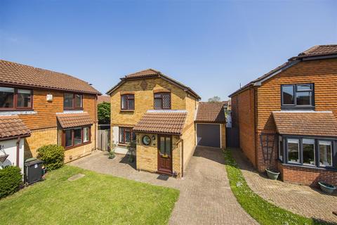 The Croft, West Malling ME19 4 bed detached house for sale