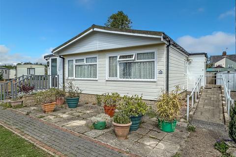 Thornlea Court, Littlehampton BN17 2 bed park home for sale