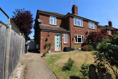 High Road, Byfleet, West Byfleet 2 bed maisonette for sale