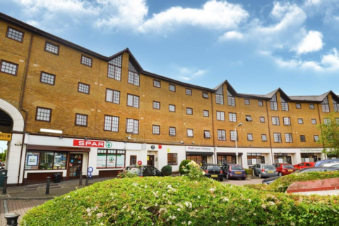 Comer Crescent,  Southall, UB2 2 bed flat for sale