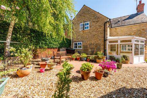 High Street, Stoke Goldington... 2 bed semi