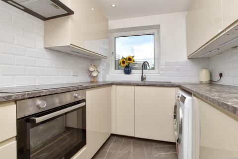 Westmoreland Drive, Sutton, Surrey 1 bed flat for sale