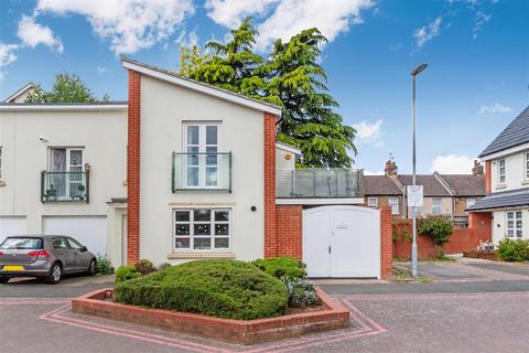 Hay Drive, Mitcham CR4 2 bed end of terrace house for sale