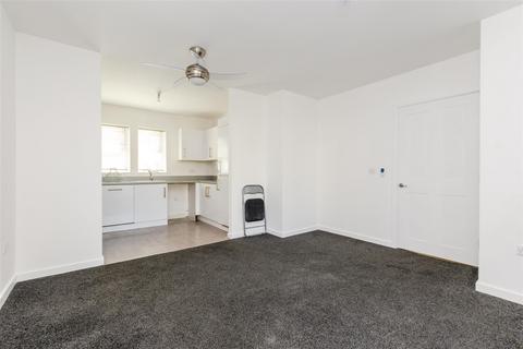 Crawford Avenue, Dartford, Kent 2 bed ground floor flat for sale