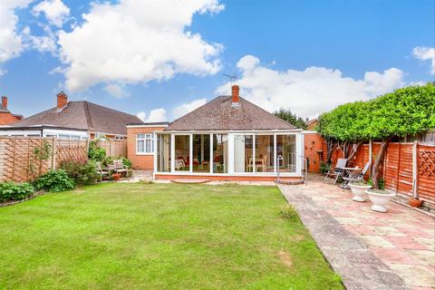 Talbot Close, Havant PO9 3 bed semi