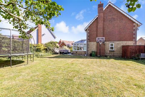 Coppice End, Ryde PO33 4 bed semi