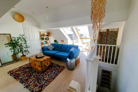 Albemarle House, Albemarle Street... 2 bed maisonette for sale