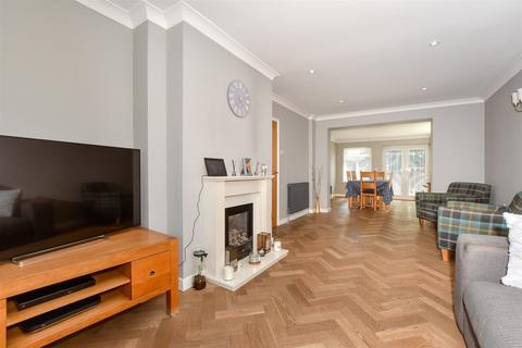 Royston Gardens, St... 4 bed semi