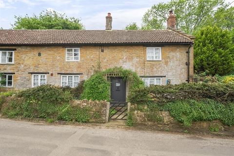 Snails Hill, West Chinnock, Crewkerne 3 bed semi