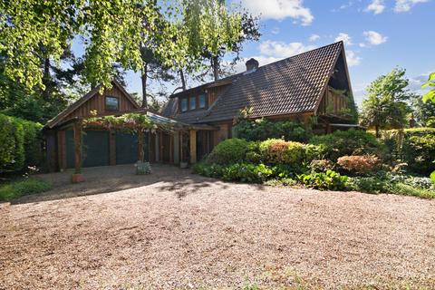 Sandy Lane, East Grinstead, RH19 4 bed detached house for sale
