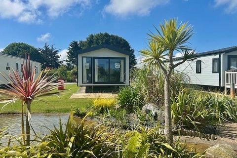 Oyster Bay Coastal and Country Retreat 2 bed park home for sale