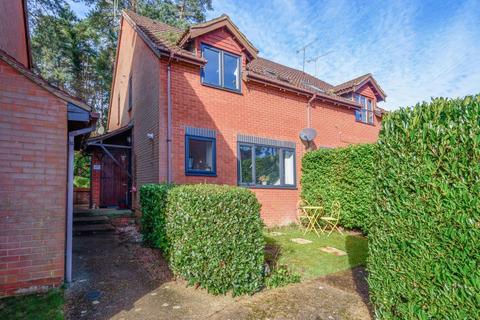 2 bedroom semi-detached house for sale