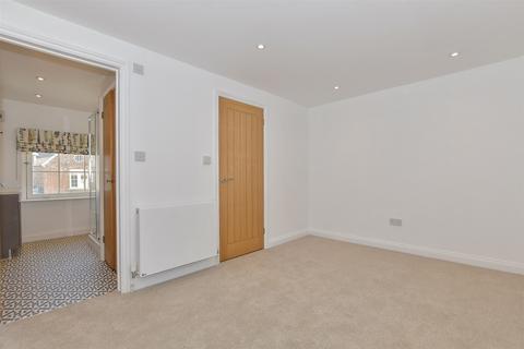 School House, Canterbury CT3 3 bed semi