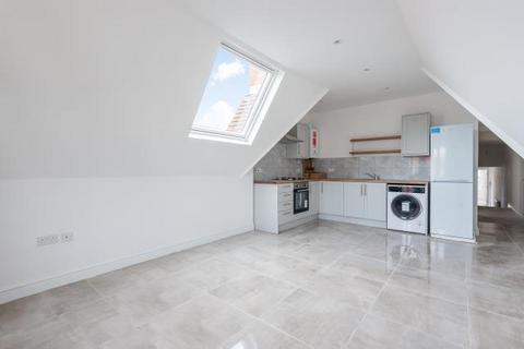 Camberley,  Surrey,  GU15 3 bed flat for sale