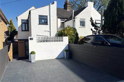New Road, Orpington, Kent, BR6 2 bed link detached house for sale