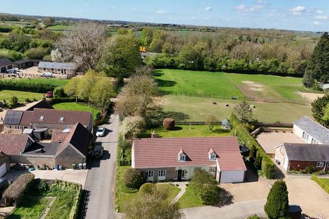 Stretton 4 bed detached house for sale