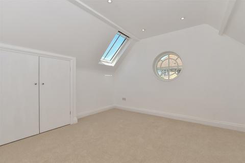 School House, Canterbury CT3 2 bed semi