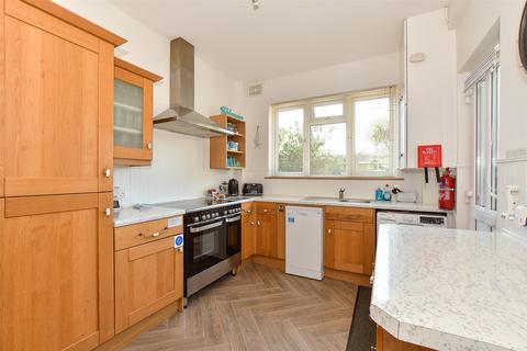 Lane End Road, Bembridge, Isle of Wight 2 bed ground floor flat for sale