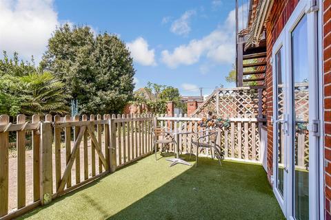 The Willows, Bembridge PO35 2 bed ground floor flat for sale