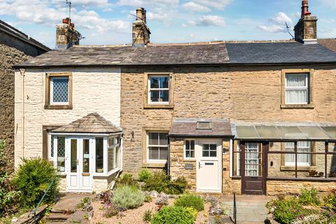 2 Cragg Terrace, High Street... 2 bed cottage for sale