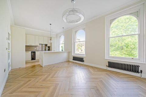 Hammersmith Grove, Hammersmith... 2 bed flat for sale
