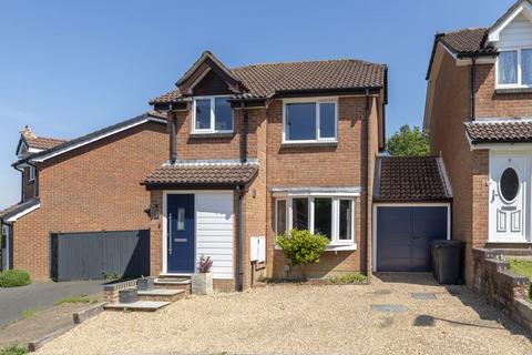 Farriers Way, Uckfield 3 bed link detached house for sale
