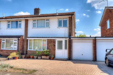 Marcourt Road, High Wycombe HP14 3 bed semi