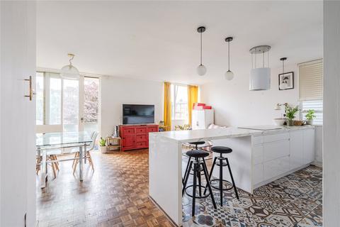 Streatham High Road, London, SW16 2 bed apartment for sale
