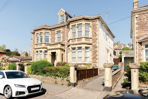 59 Logan Road, Bristol BS7 2 bed maisonette for sale
