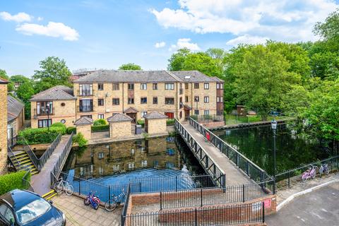 Wandle Road, Morden SM4 2 bed apartment for sale