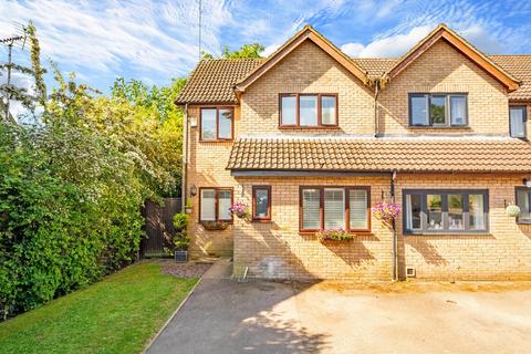 Farriday Close, St. Albans AL3 3 bed end of terrace house for sale