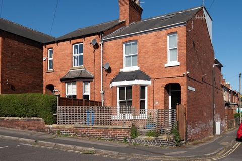 New Queen Street, Chesterfield S41 3 bed semi