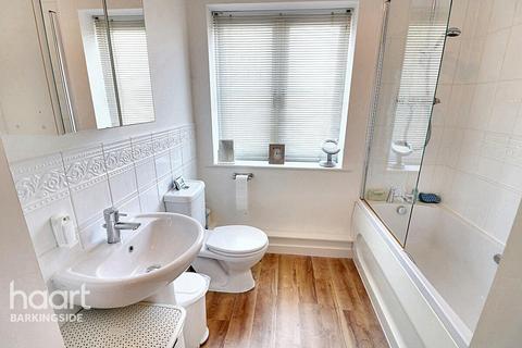 Stoneleigh Road, Clayhall 1 bed apartment for sale