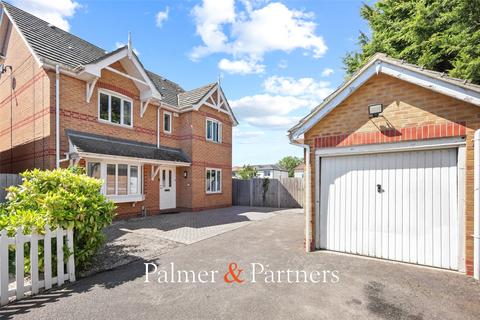 Tumulus Way, Colchester, Essex, CO2 6 bed detached house for sale