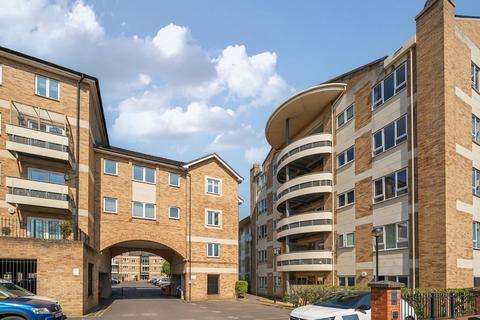 West Reading,  Berkshire,  RG30 2 bed flat for sale