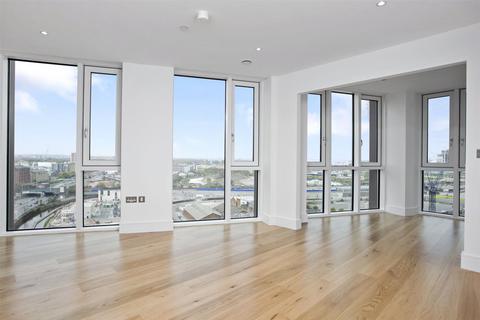 City West Tower, High Street... 2 bed penthouse for sale