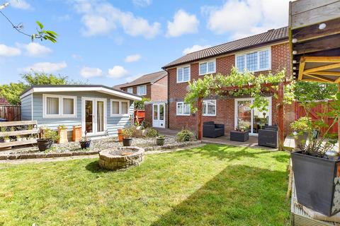 Fleet Way, Newport PO30 4 bed detached house for sale
